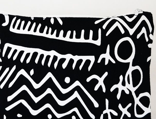 Sac à cosmétiques noir et blanc